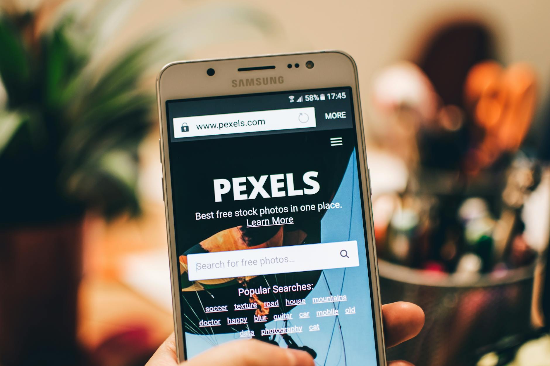 https://www.pexels.com/photo/white-turned-on-samsung-android-smartphone-192273/